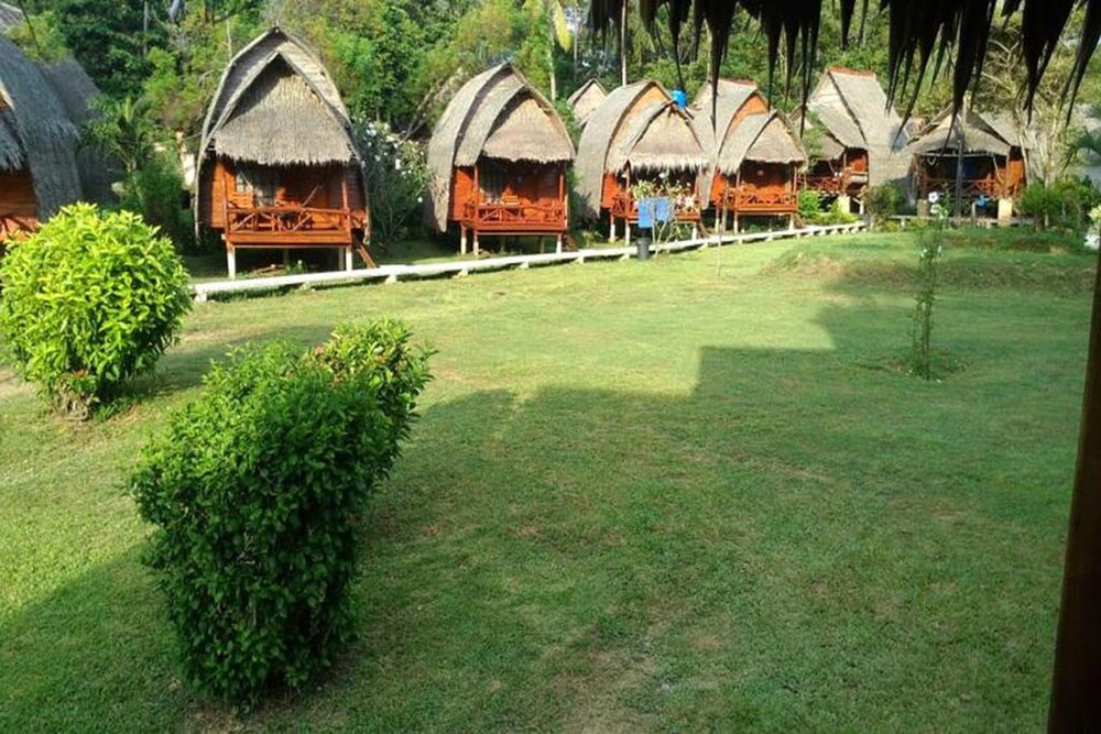 Lanta Marina Resort pet-friendly hotel Ko Lanta