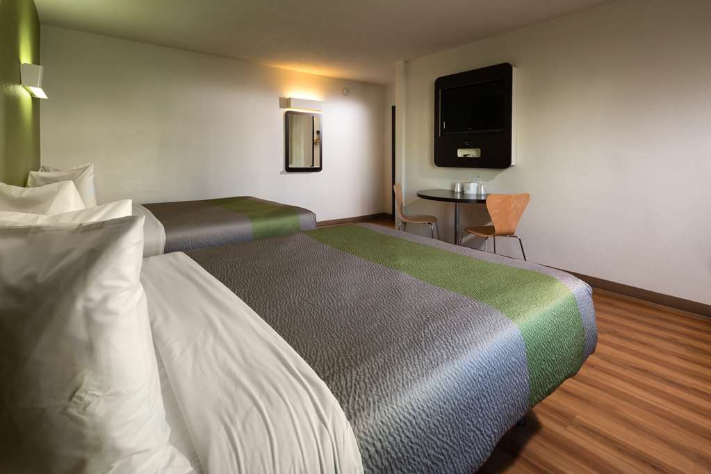 Motel 6 Canoga Park CA - photo 13