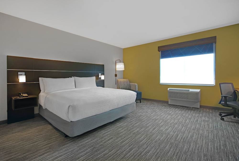 Holiday Inn Express & Suites Milwaukee Brookfield by IHG - photo 10
