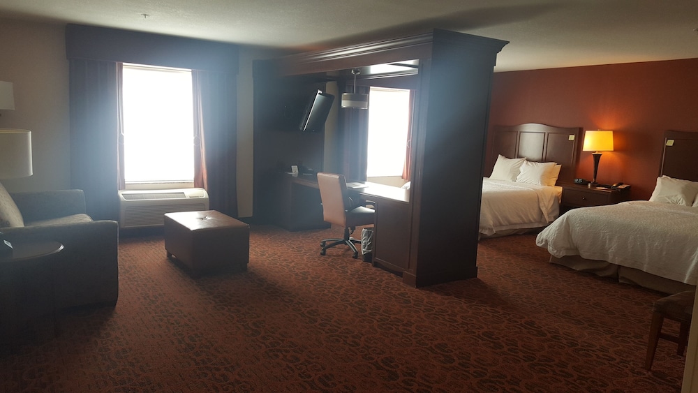 Hampton Inn & Suites Peru - photo 4