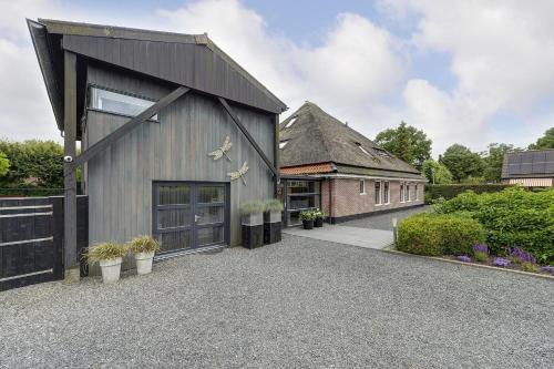 Kapberg 'Om de Noord' — 4-Star Luxury Hotel in Waarland, Netherlands