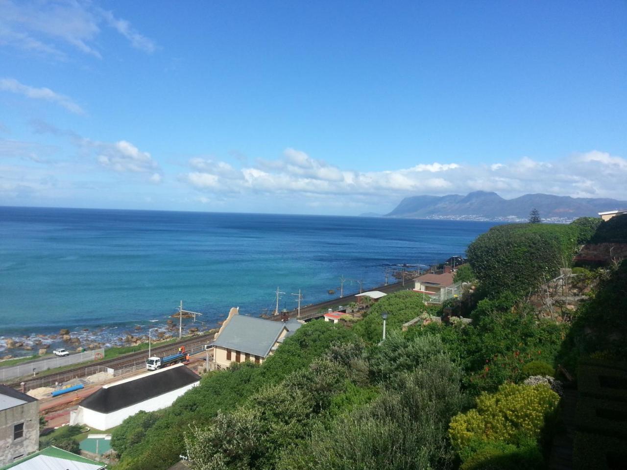 Seaview Apartment in Muizenberg