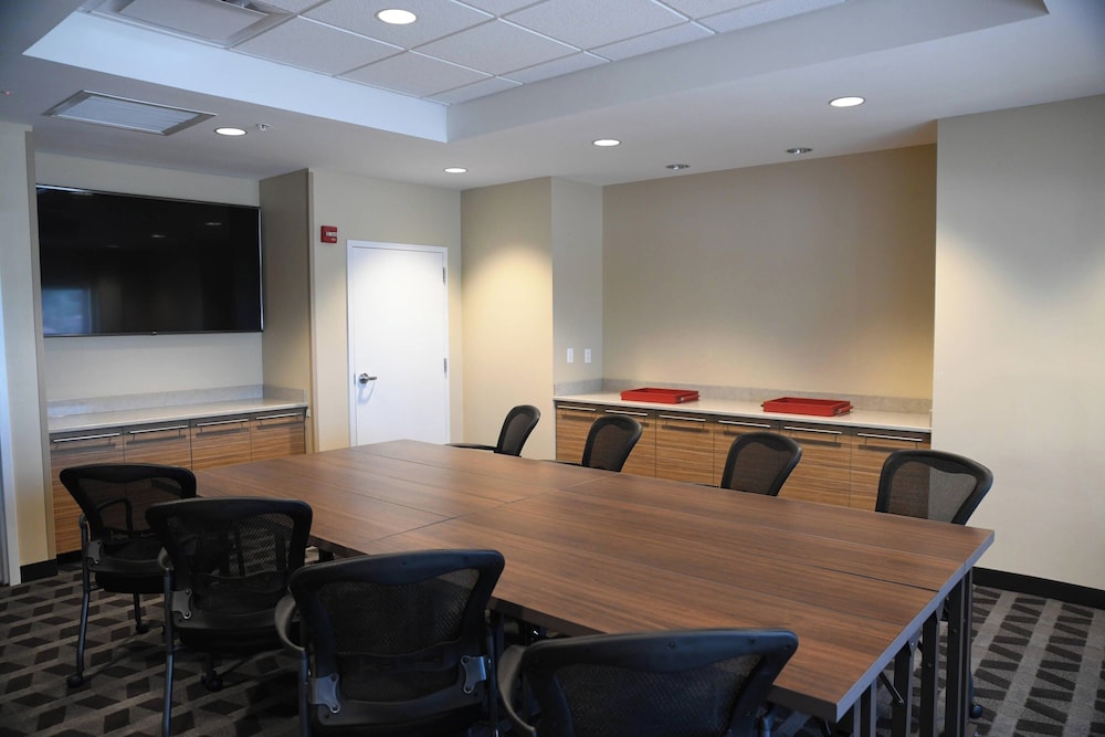TownePlace Suites by Marriott Kansas City at Briarcliff - photo 29