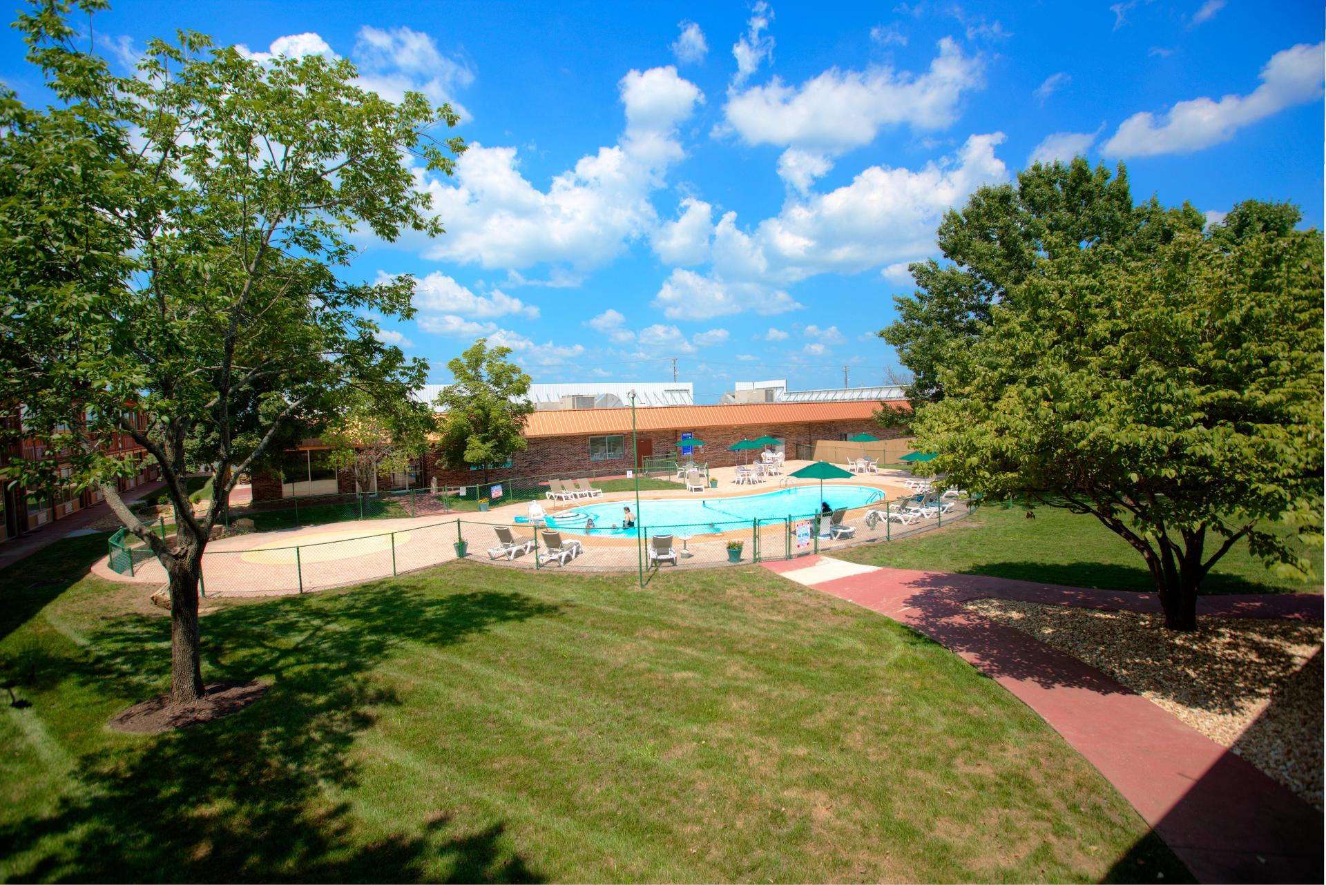 Red Lion Inn & Suites Branson - photo 4
