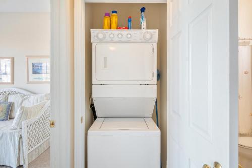 A Bit O'Heaven by Oak Island Accommodations - photo 23