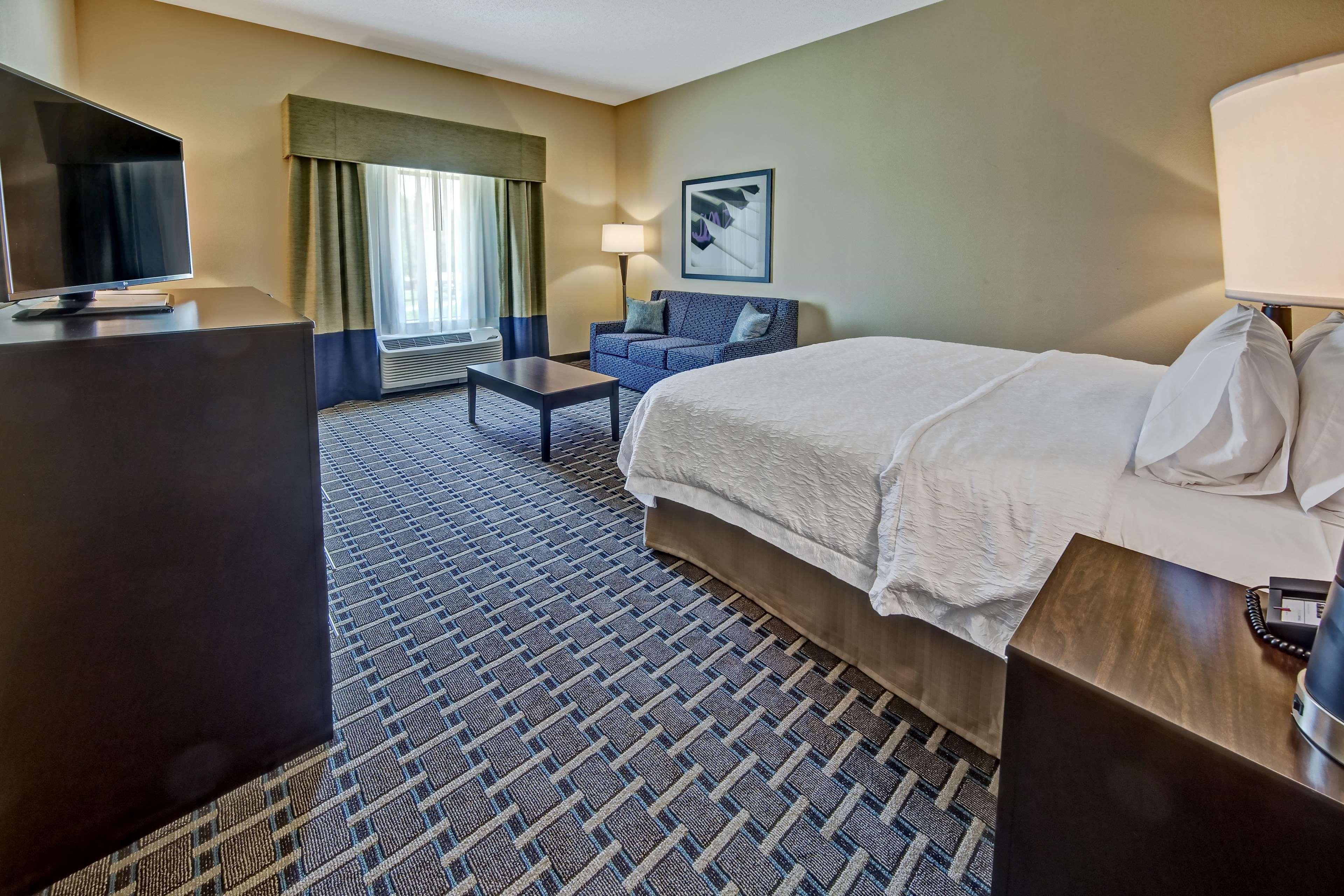 Hampton Inn Indianola - photo 21