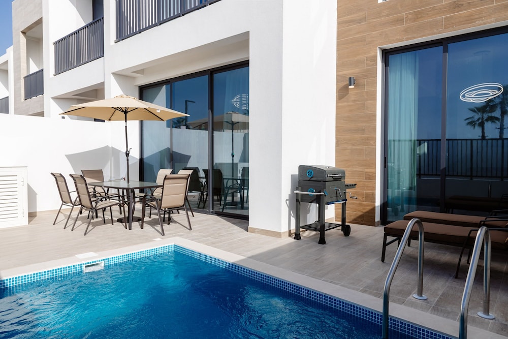Luxury Villas with Beach Access by Vb Homes — 4-Star Luxury Hotel in Ras Al Khaimah City, United Arab Emirates