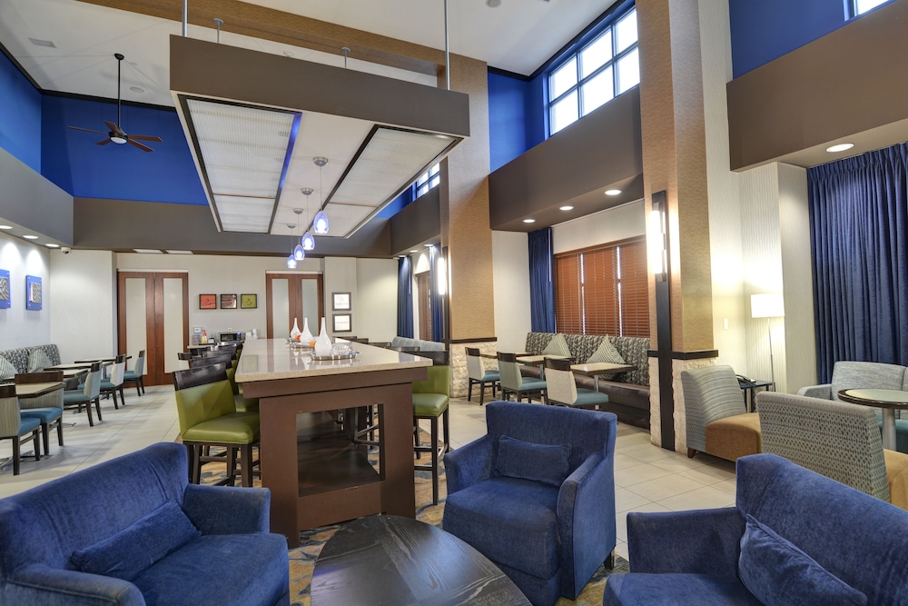 Hampton Inn & Suites Denver Airport Gateway Park - photo 41