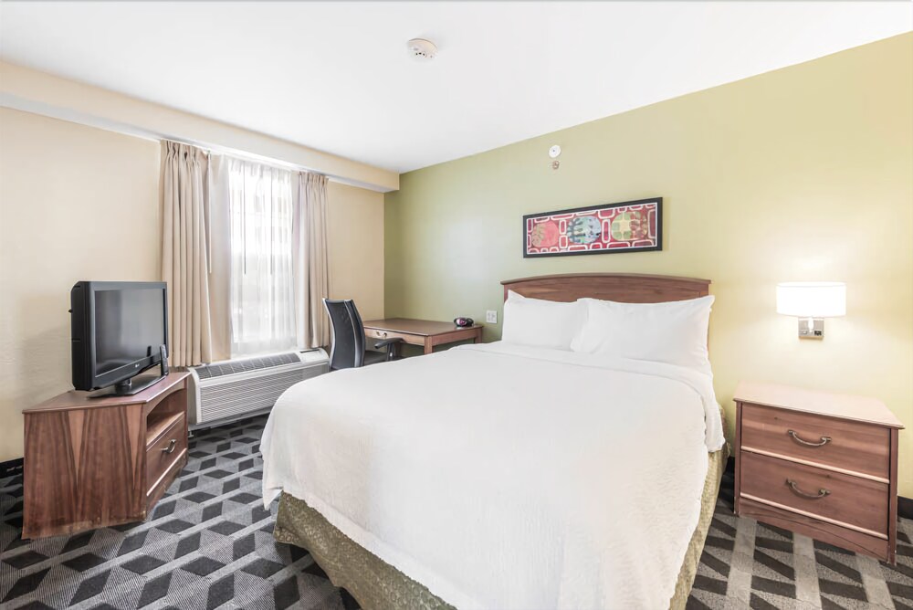 Towneplace Suites by Marriott Cincinnati Blue Ash - photo 12
