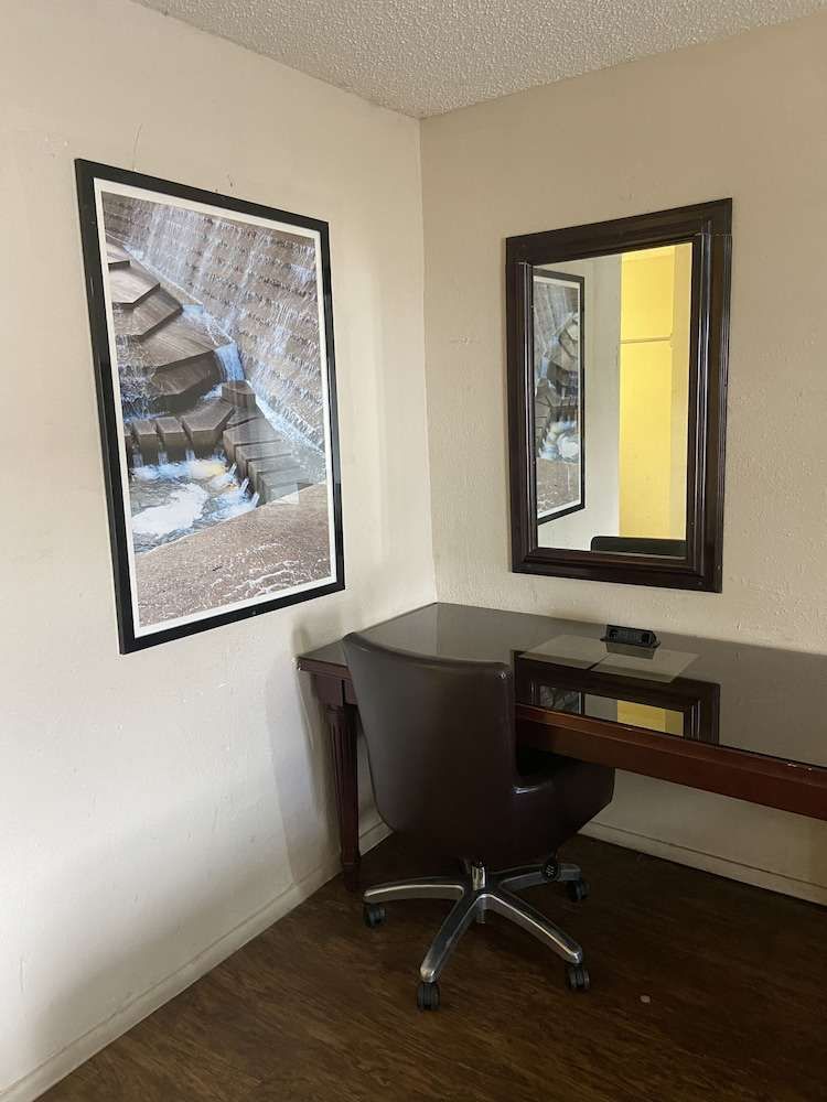 Great Western Inn & Suites Saginaw - photo 12