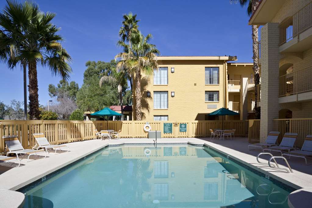La Quinta Inn by Wyndham Phoenix Sky Harbor Airport - photo 5