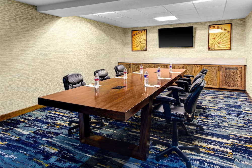 DoubleTree by Hilton Hotel Arlington DFW South - photo 22