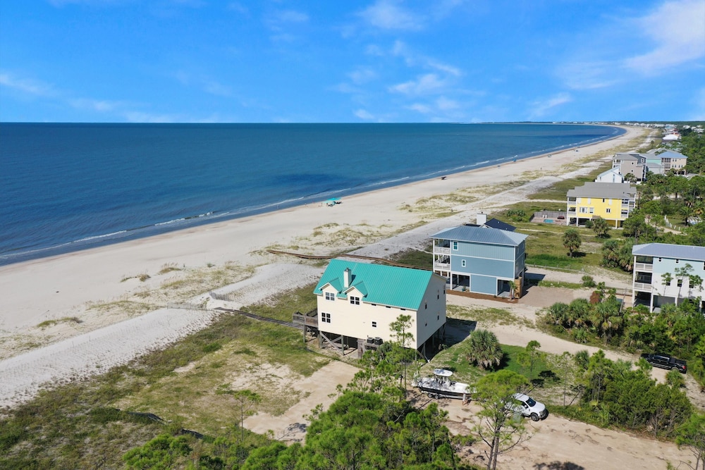 Hatchling Hideaway by Pristine Property Vacation Rentals — 4-Star Luxury Hotel in Port Saint Joe, United States