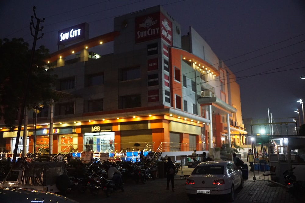 Suncity Hotel in Hisar, India