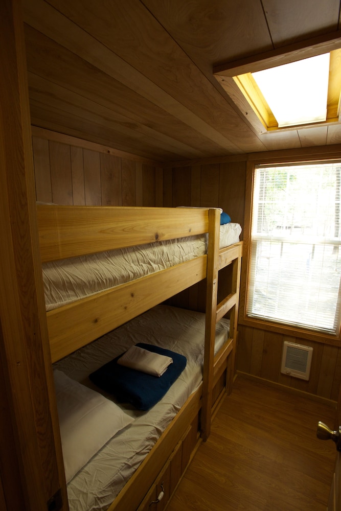 Arrowhead Resort Campground - photo 4