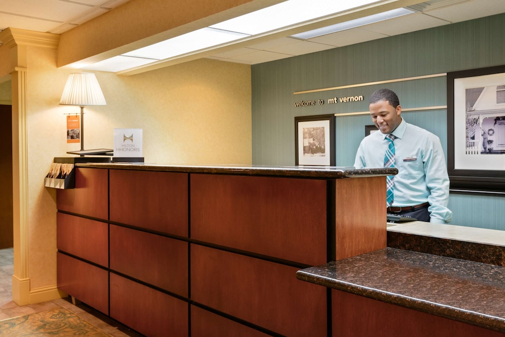 Hampton Inn Mt. Vernon - photo 5