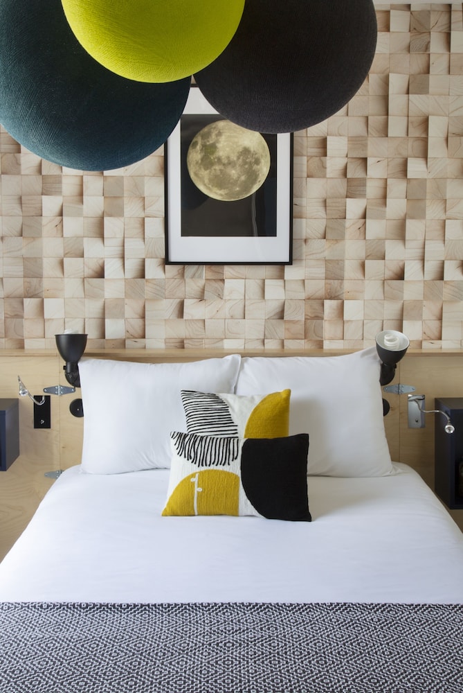 Hotel Bootcamp by HappyCulture