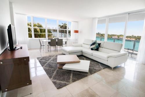Oceanfront Contemporary Suites - photo 38