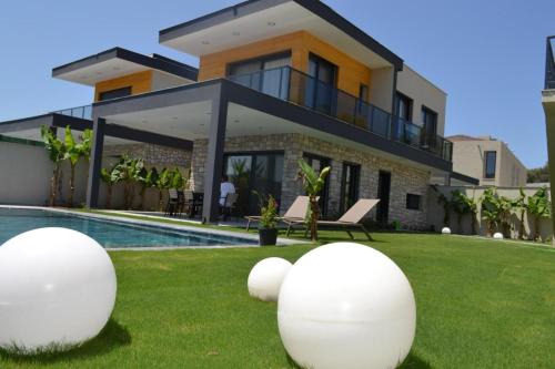 Ayayorgi süper havuzlu yeni in Cesme, Turkey