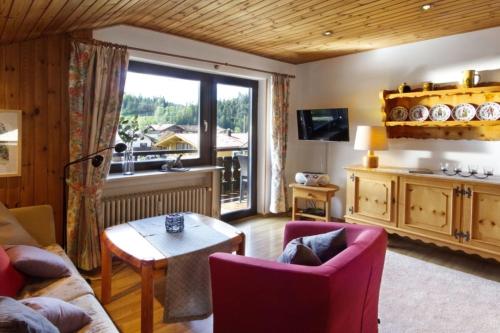 Wettersteinpanorama 561 — 4-Star Luxury Hotel in Mittenwald, Germany