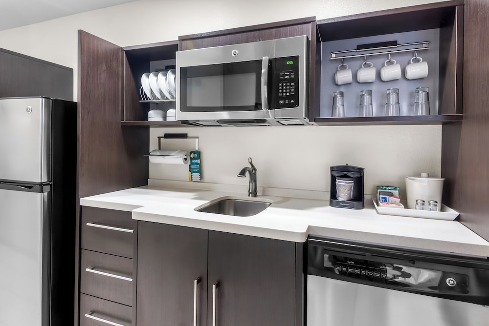 Home2 Suites by Hilton Dallas Grand Prairie - photo 17