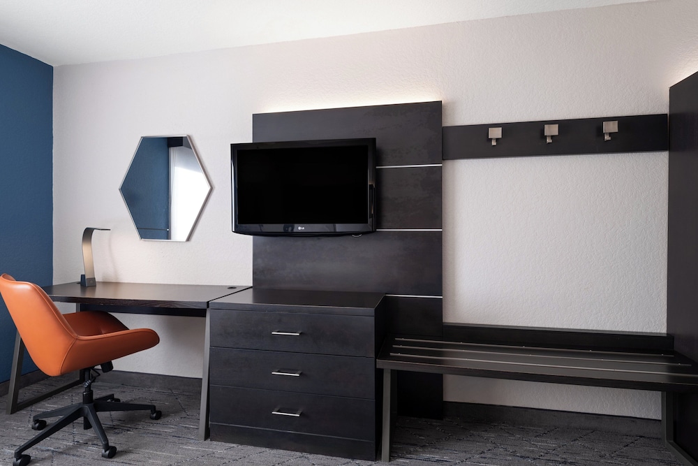 Holiday Inn Express St. Petersburg North by IHG - photo 17