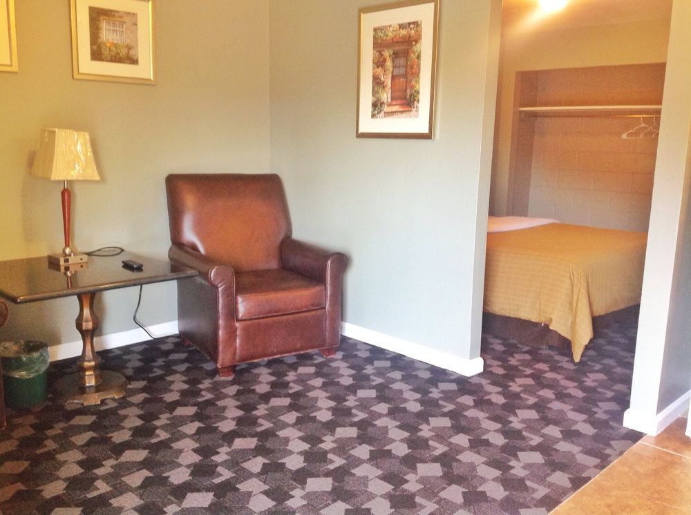 Jefferson Inn and Suites - photo 10