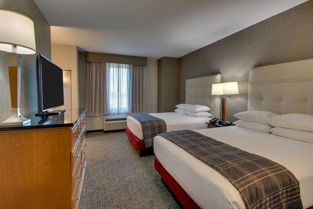 Drury Inn & Suites Phoenix Happy Valley - photo 40