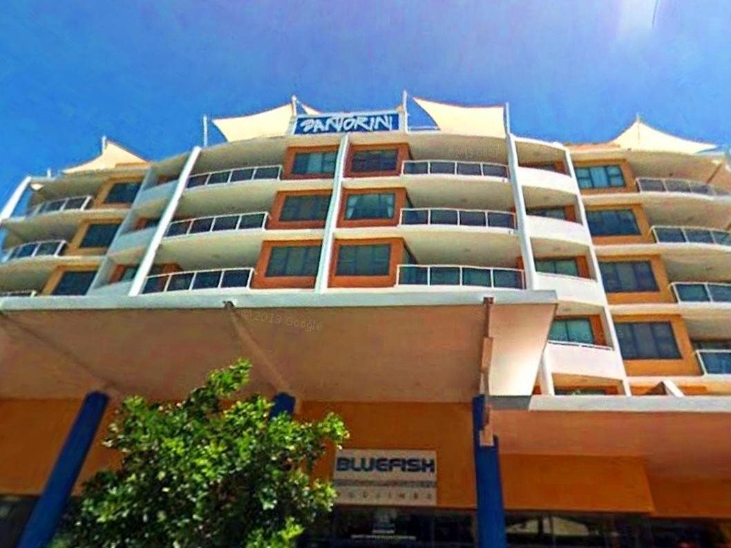 Santorini Twin Waters — hotel in Mudjimba