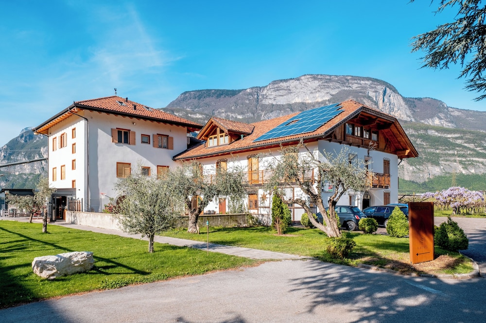 Antico Fienile Agritur — hotel in Mezzocorona