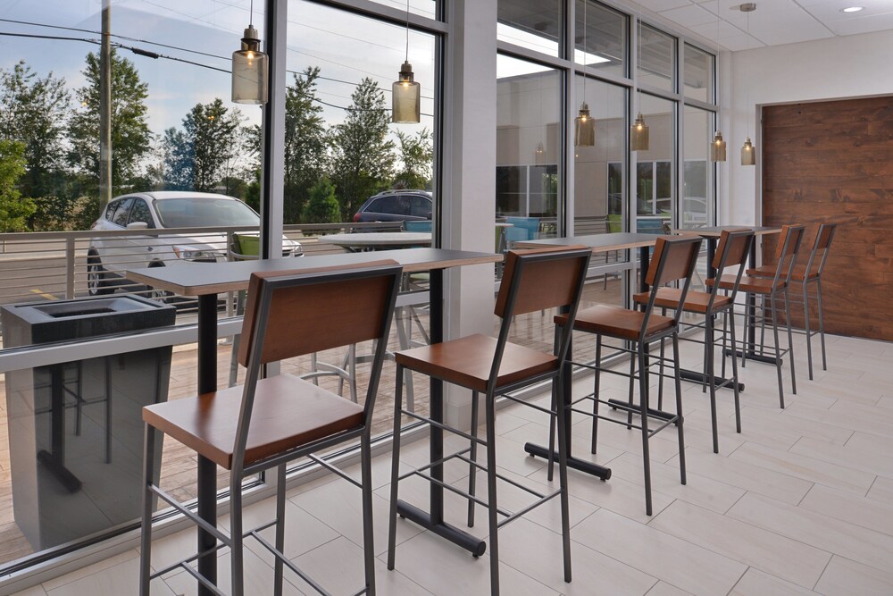 Holiday Inn Express & Suites Siloam Springs by IHG - photo 41