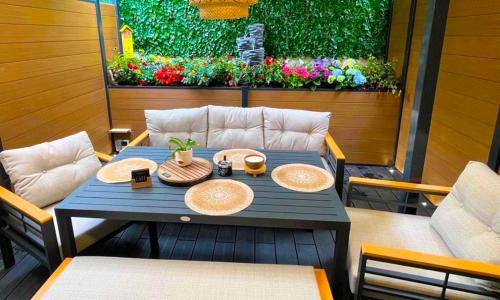 T1 Terrasse Proche Centre Lyon - last minute hotel in Unknown City