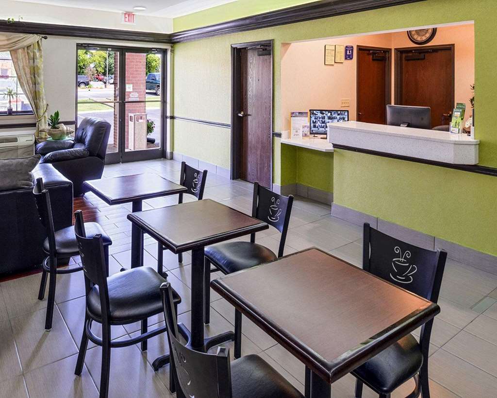 Econo Lodge Inn & Suites Shelbyville - photo 28