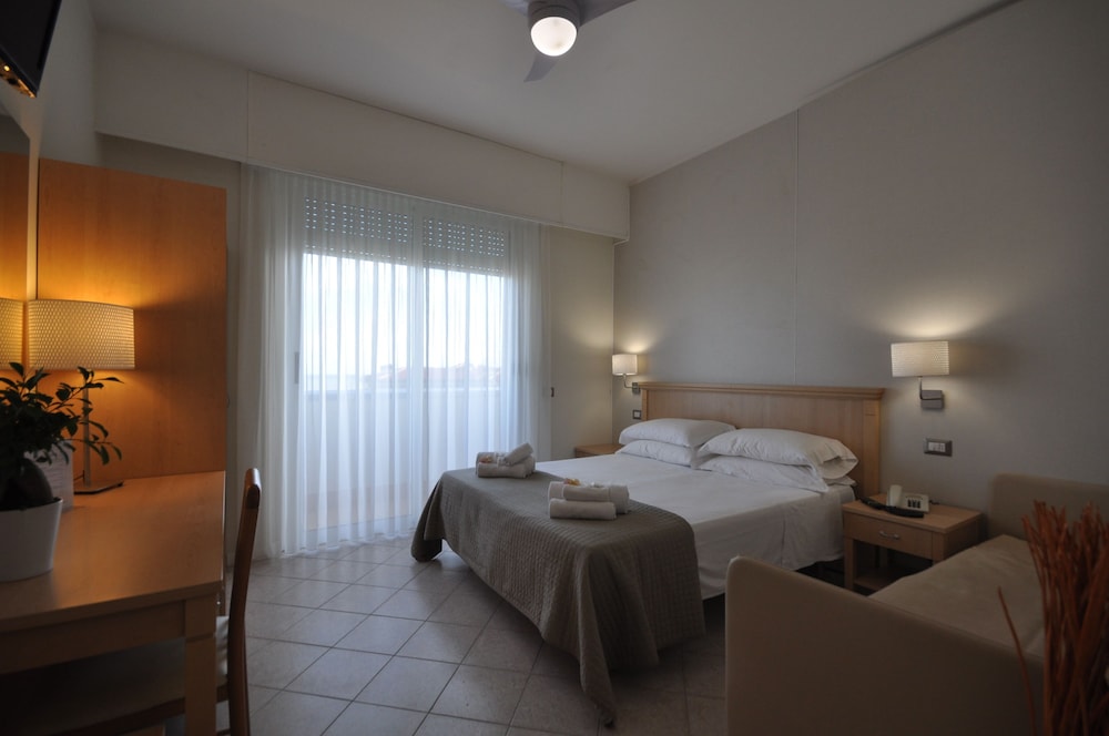 Hotel Adriatic Beauty — Rimini