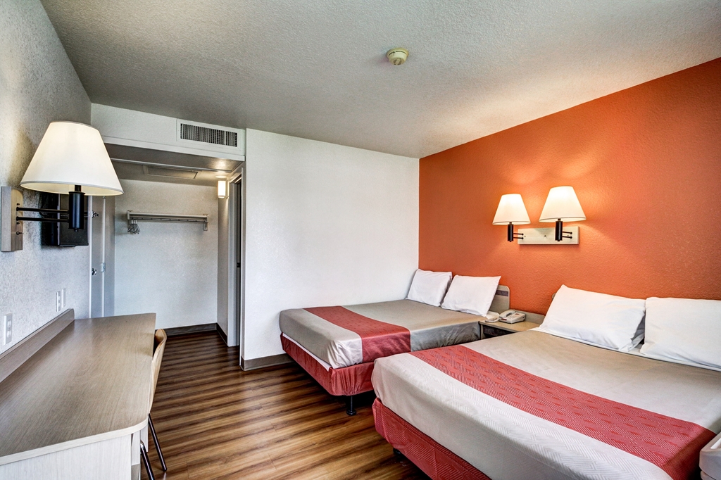 Park Inn by Radisson Wells - photo 13