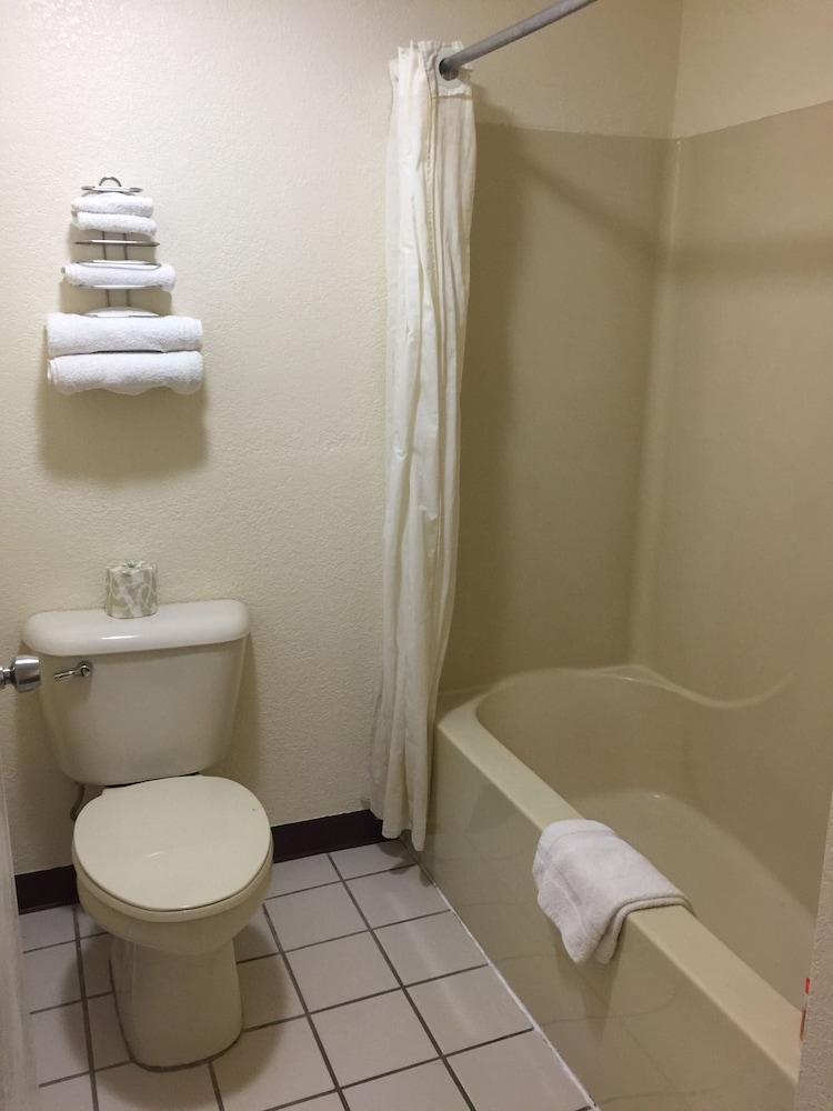 Ingleside Motel - photo 11