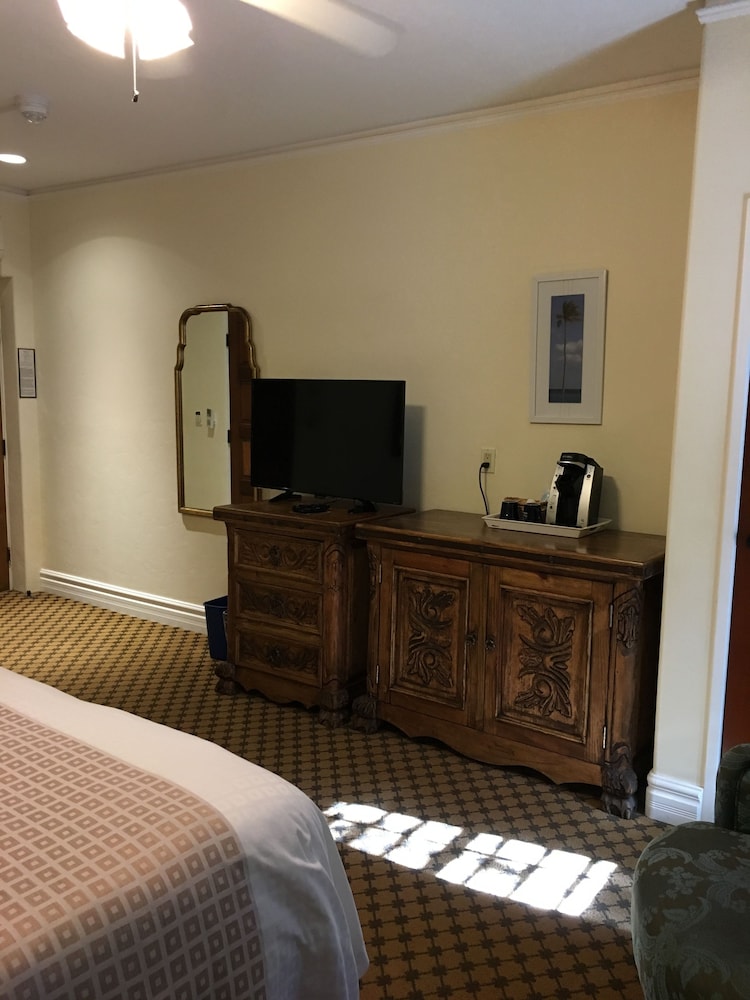 The Eagle Inn - photo 36