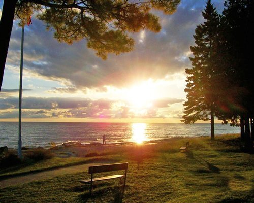 Glidden Lodge Beach Resort - photo 8