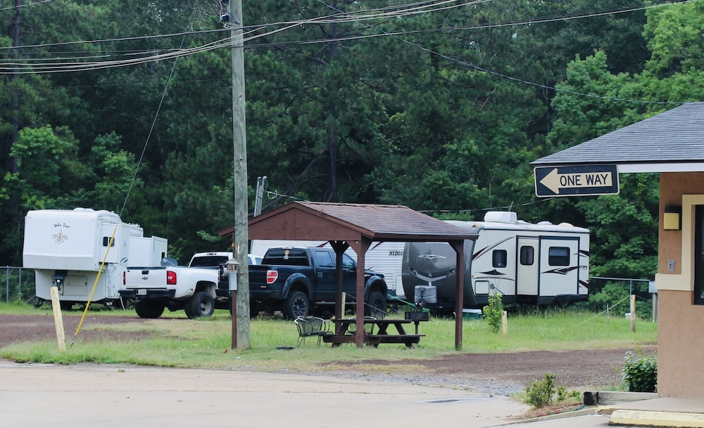 EverGreen Inn & RV - photo 29