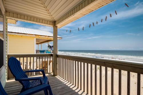 Absolute Beach by Oak Island Accommodations - photo 47