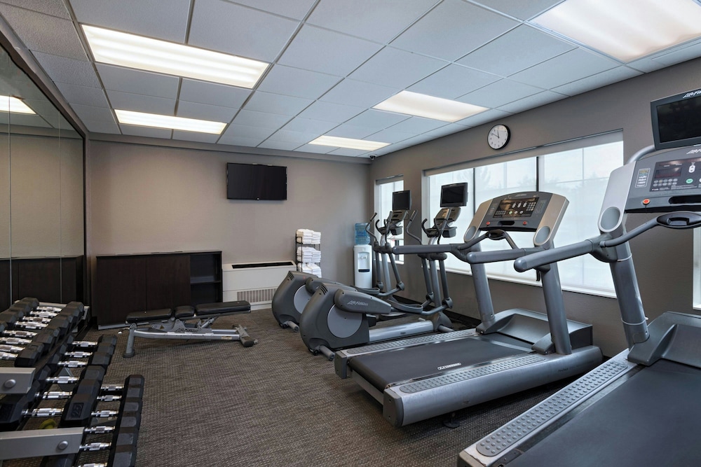 Courtyard Marriott Aksarben Village - photo 17