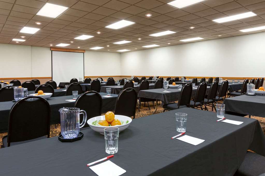 Ramada by Wyndham Bismarck - photo 25