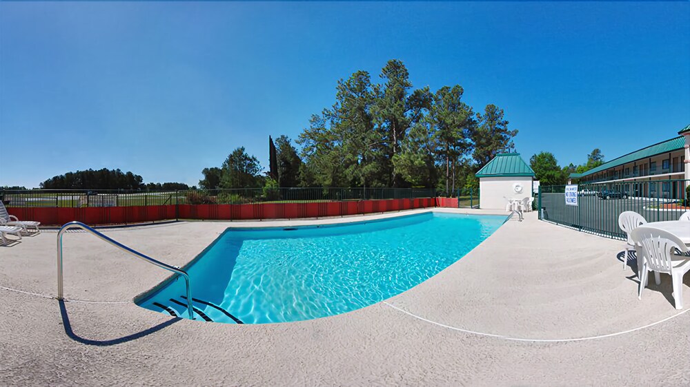 Days Inn by Wyndham Summerton — hotel in Manning