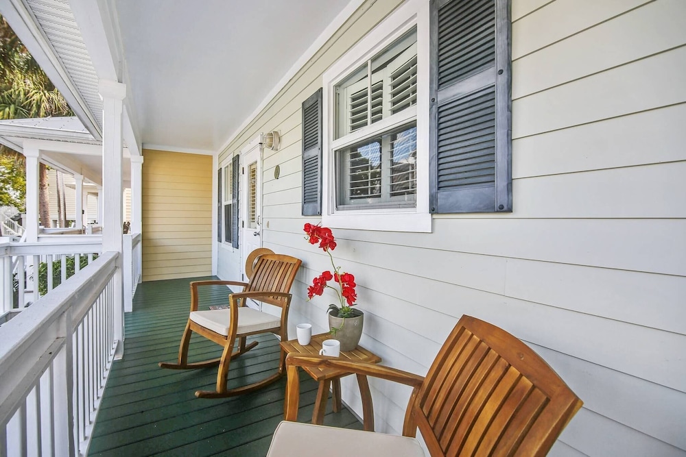 Coral Palm by Avantstay Key West Walkable Gated Community & Shared Pool - photo 32
