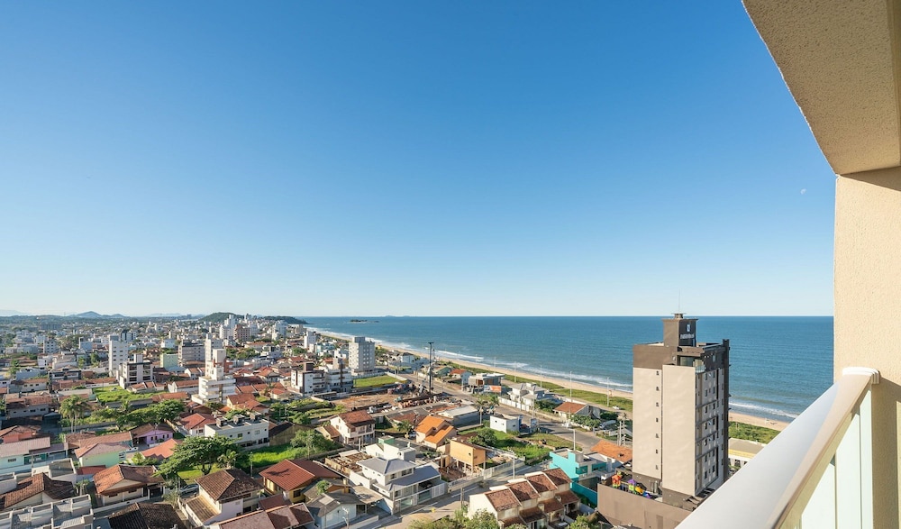 Sea View Apt W Bbq 70M Vhb1104