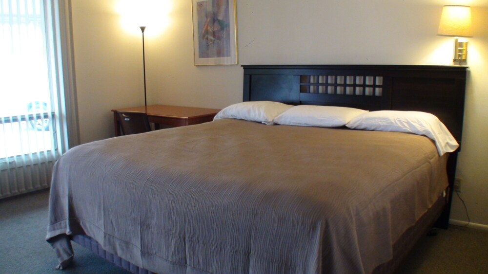 Schuyler Inn - photo 6