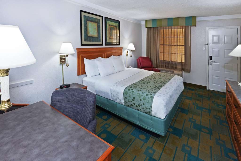 La Quinta Inn by Wyndham Austin Oltorf - photo 15