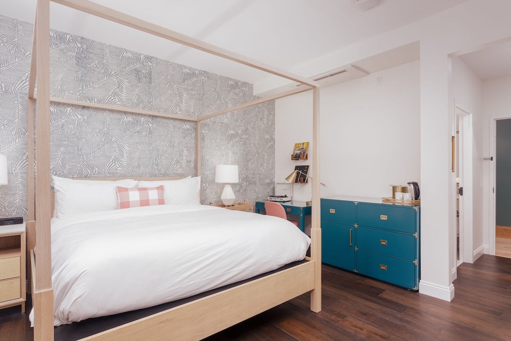 Lily Hall A Boutique Hotel - photo 18