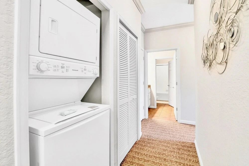 Stunning 3BR Near Disney Pool and Hot Tub - photo 2