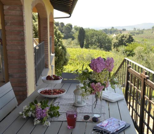 Agriturismo Renai e Monte II — 4-Star Luxury Hotel in Gambassi Terme, Italy